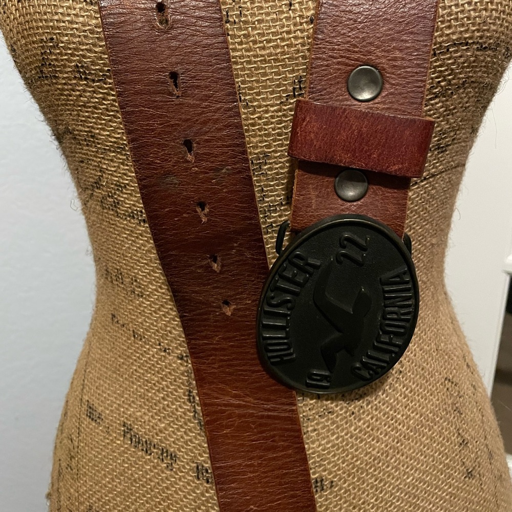 Hollister 100% Genuine Leather Buckle Belt